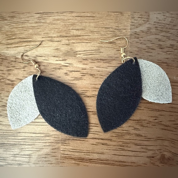 Leopard Print Earrings - Double-Layer Faux Leather and Felted Teardrop - Picture 3 of 6